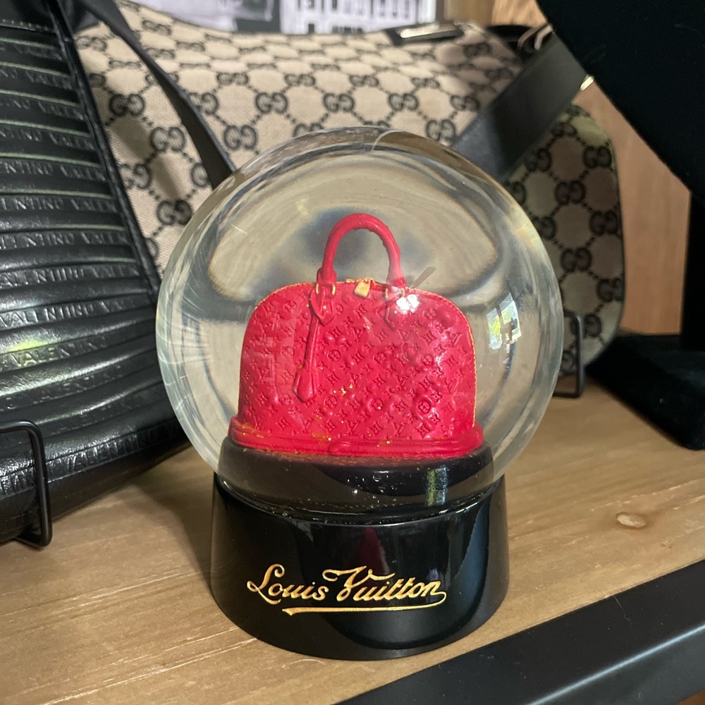 Authentic Louis Vuitton VIP Limited Edition Alma Glass Snow Boule A Neige Rouge
